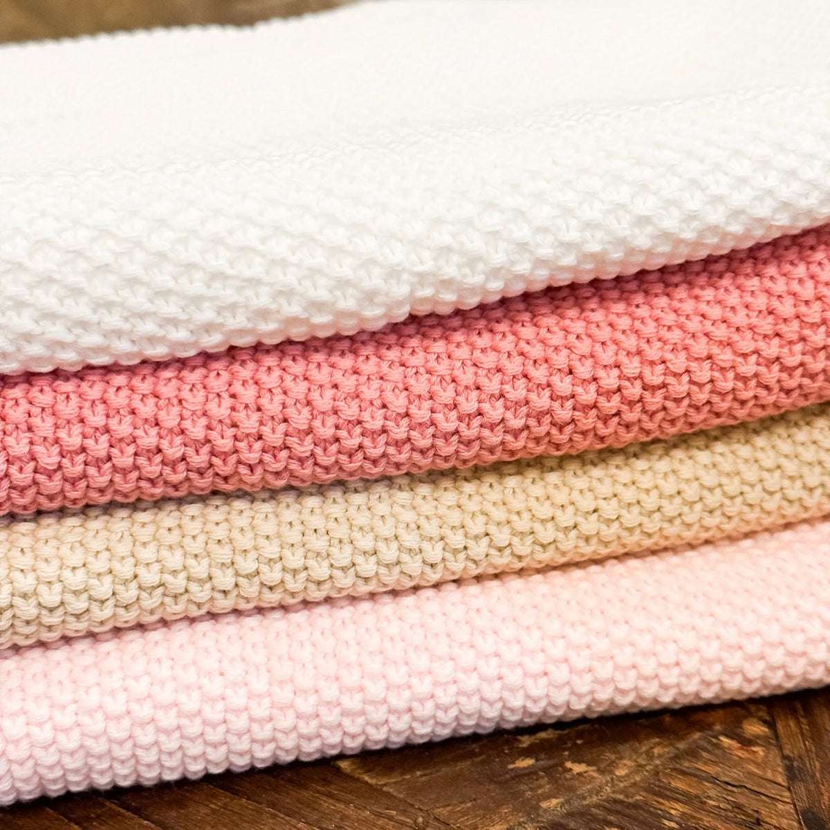 Scallop Edge Knit Blanket